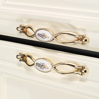 Ручки ящика из цинкового сплава Дверные ручки шкафа Золотой цветок Керамические ручки шкафа Мода Европейская мебельная ручка Фурнитура